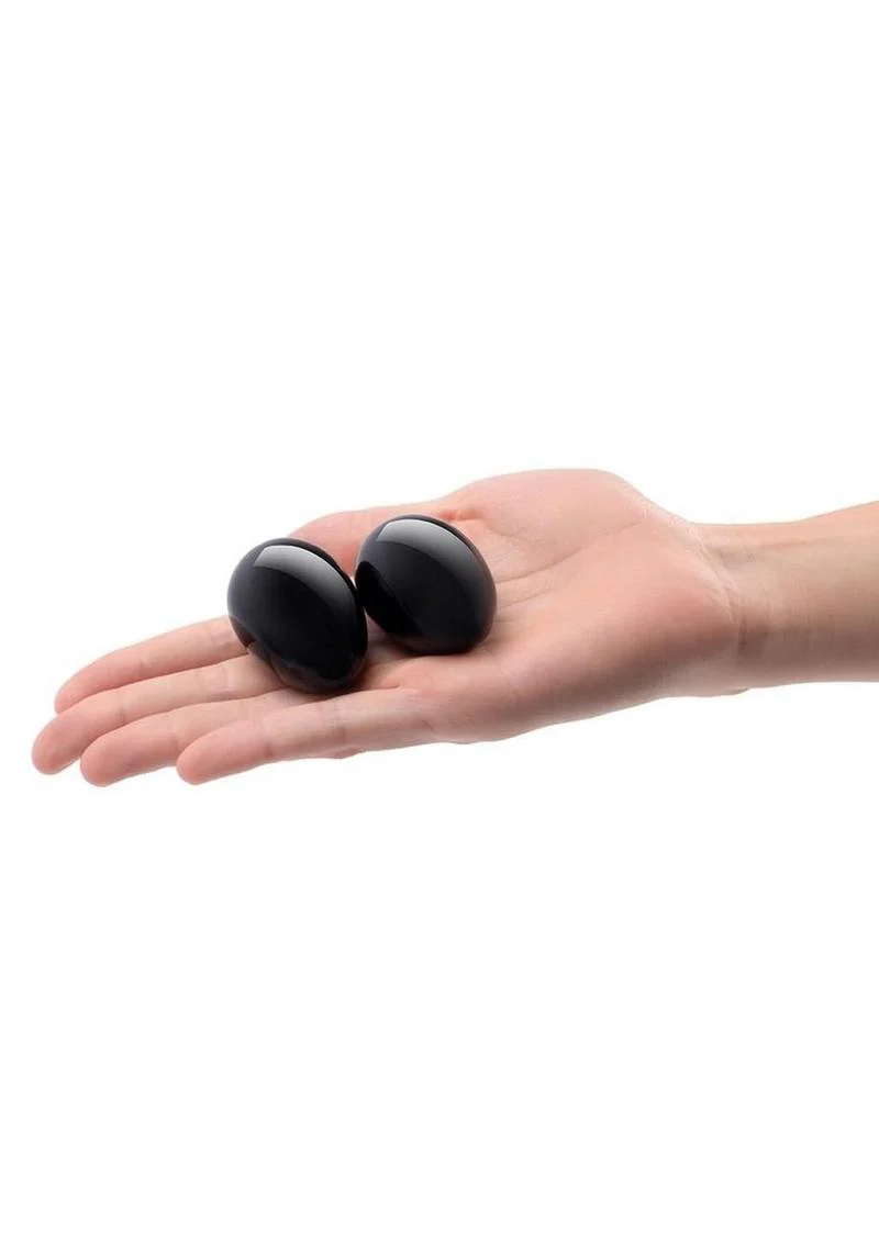 Le Wand Crystal Yoni Eggs Silicone Kegal Balls - Black Obsidian - Image 2